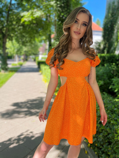 Pomarańczowa sukienka z wiskozy w żółte kropeczkii